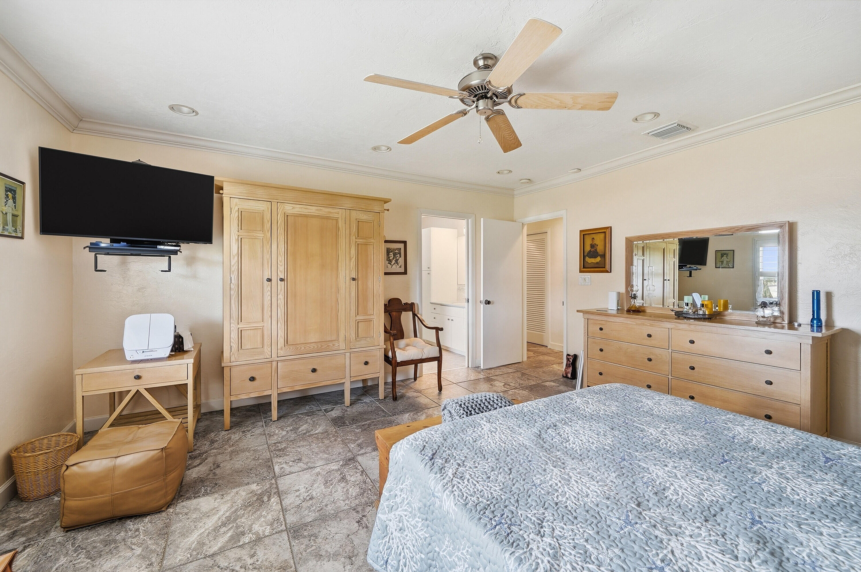 HOLLYWOOD LAKES SECTION - Residential