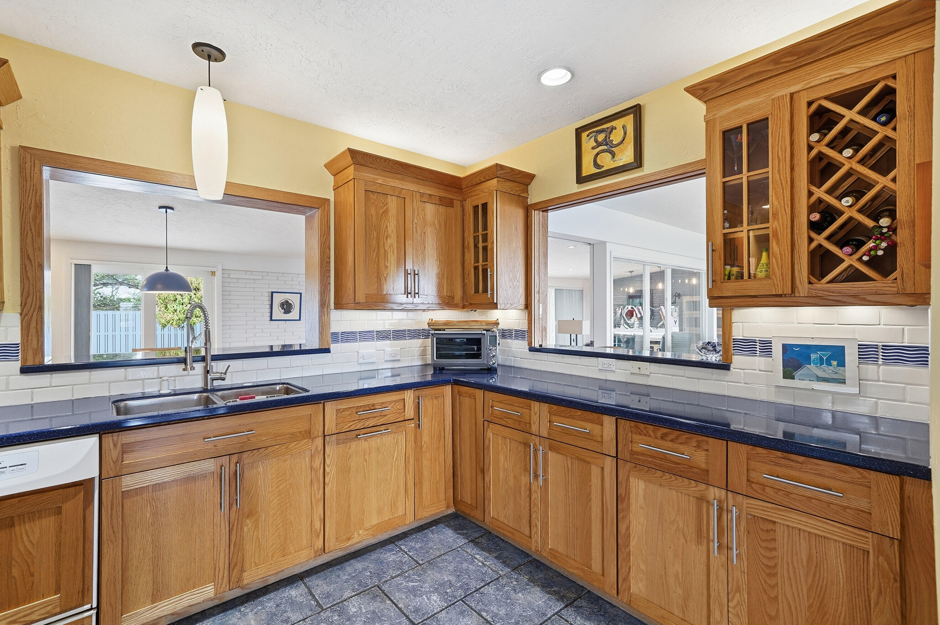 HOLLYWOOD LAKES SECTION - Residential