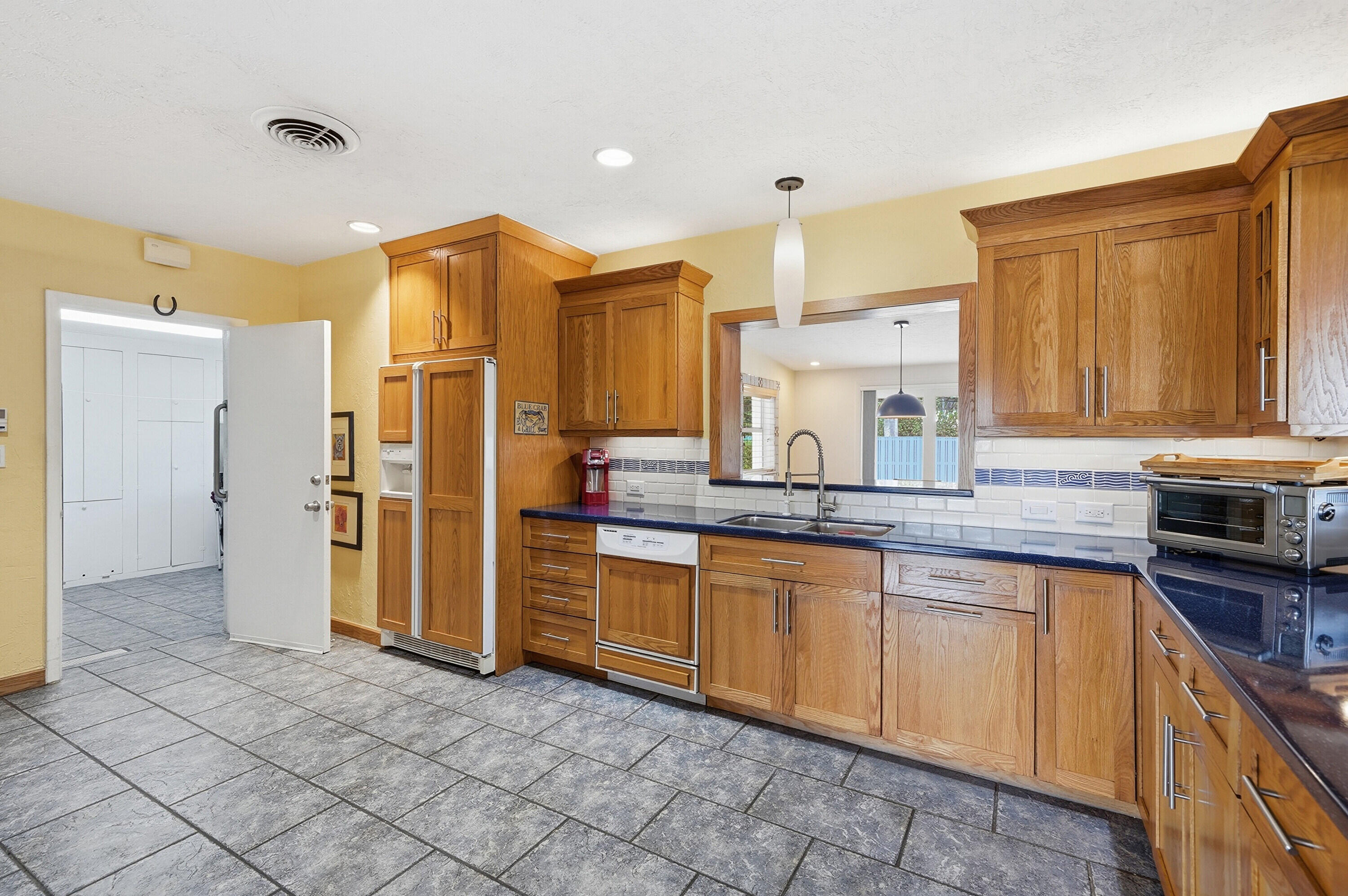 HOLLYWOOD LAKES SECTION - Residential