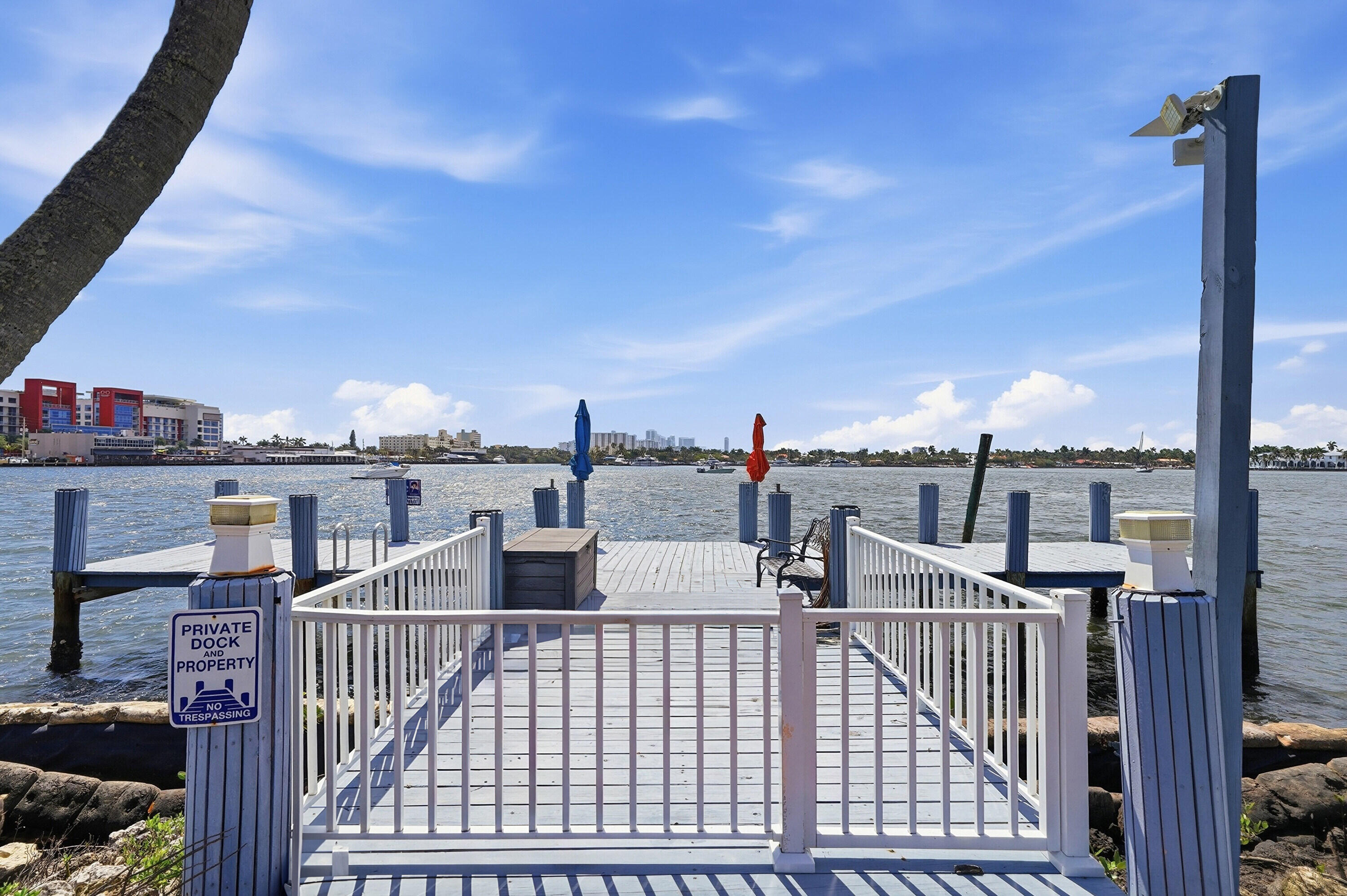 HOLLYWOOD LAKES SECTION - Residential