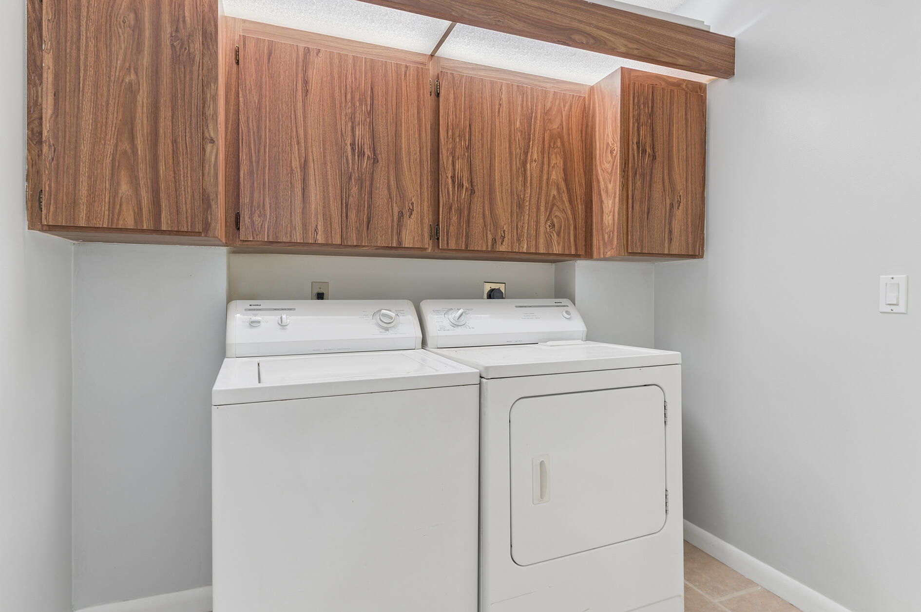 WHITEHALL VILLAGE - Residential Lease