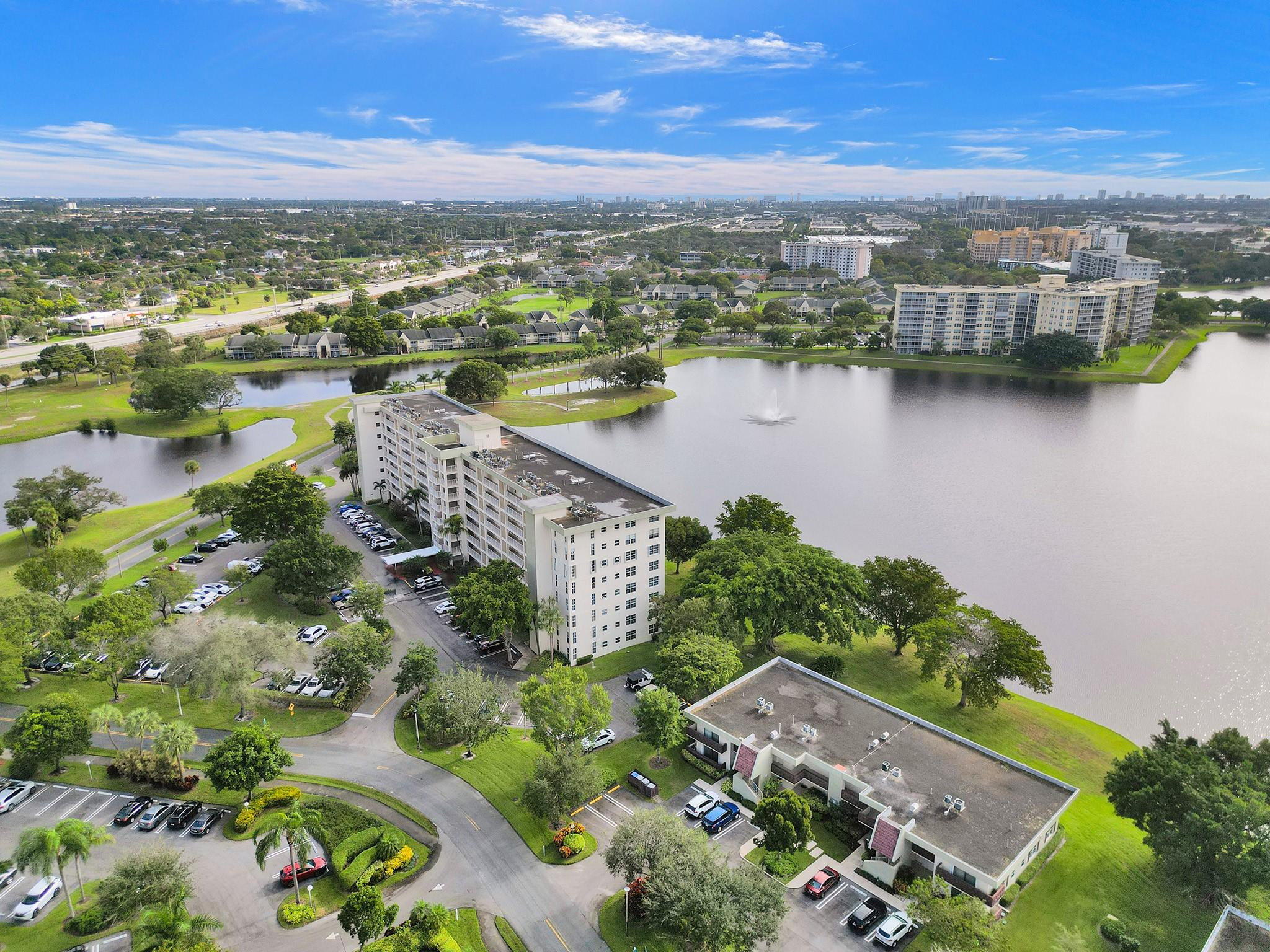 Palm Aire Country club - Residential