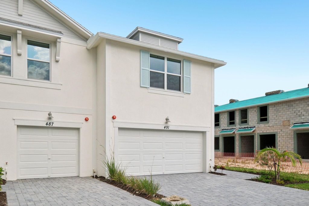 Photo of 491 Salisbury Circle, Fort Pierce, FL 34982 (MLS # R11077651)