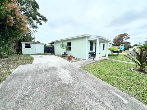 A home in Lake Worth Beach