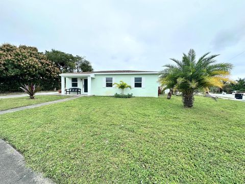 A home in Lake Worth Beach