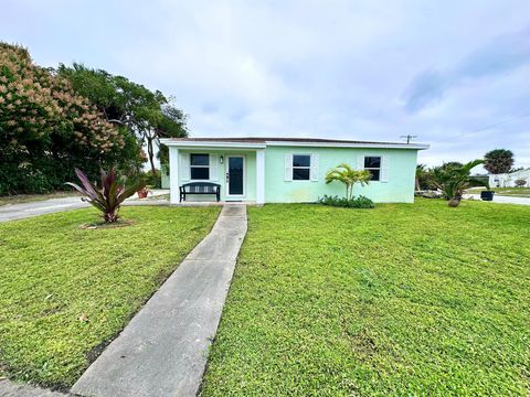 A home in Lake Worth Beach