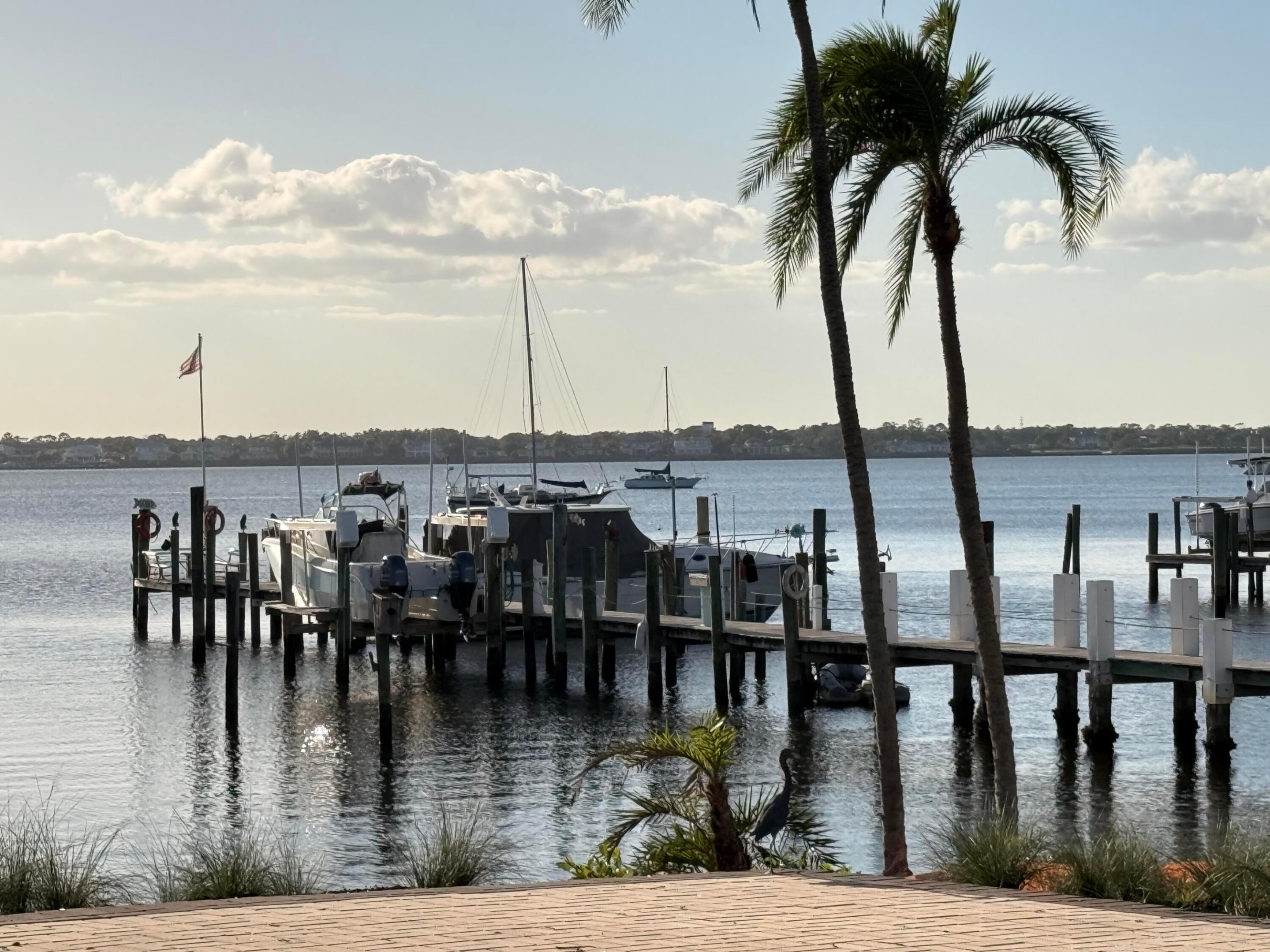 RIVERSIDE PARK - Residential