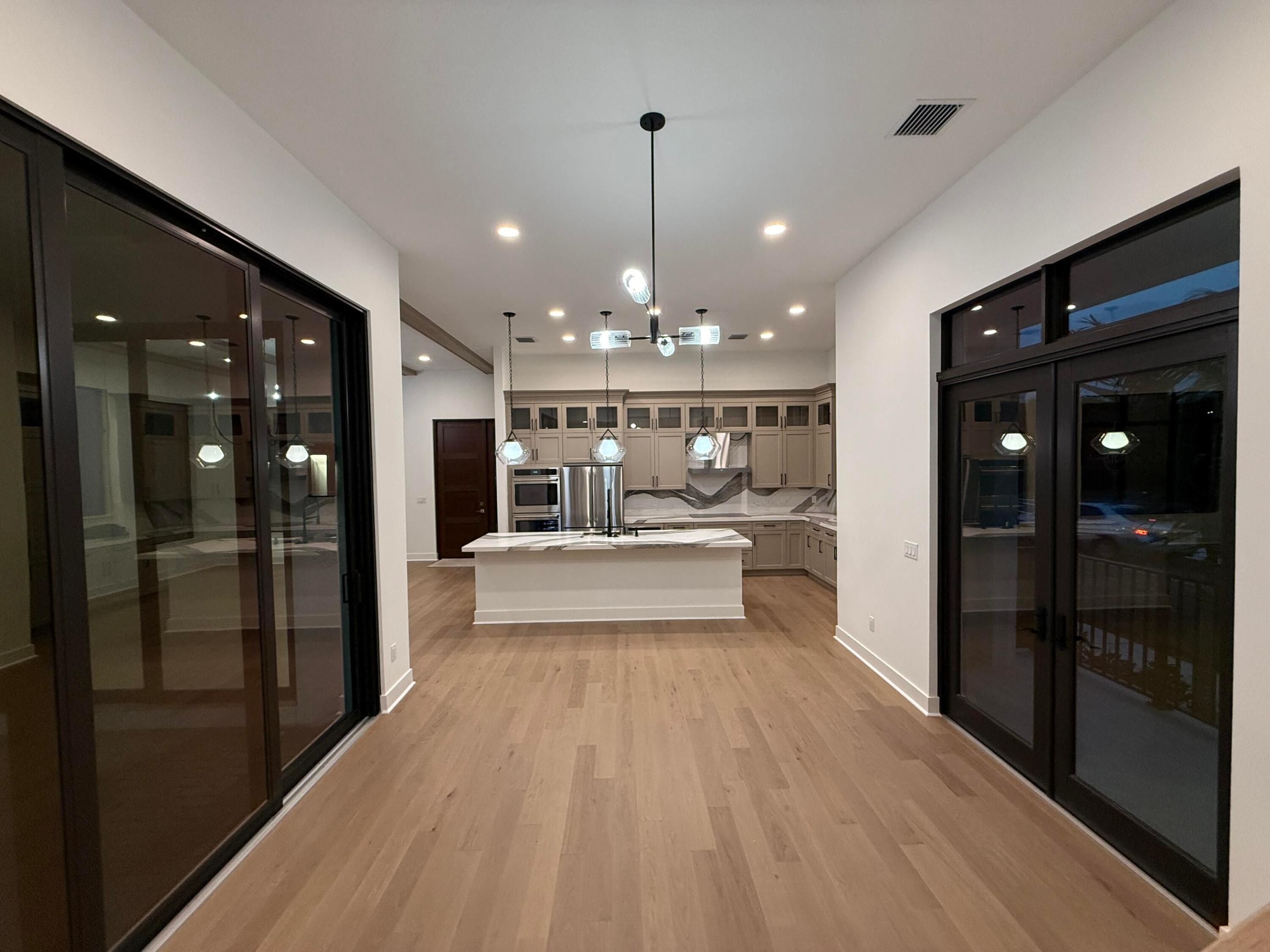 RIVERSIDE PARK - Residential