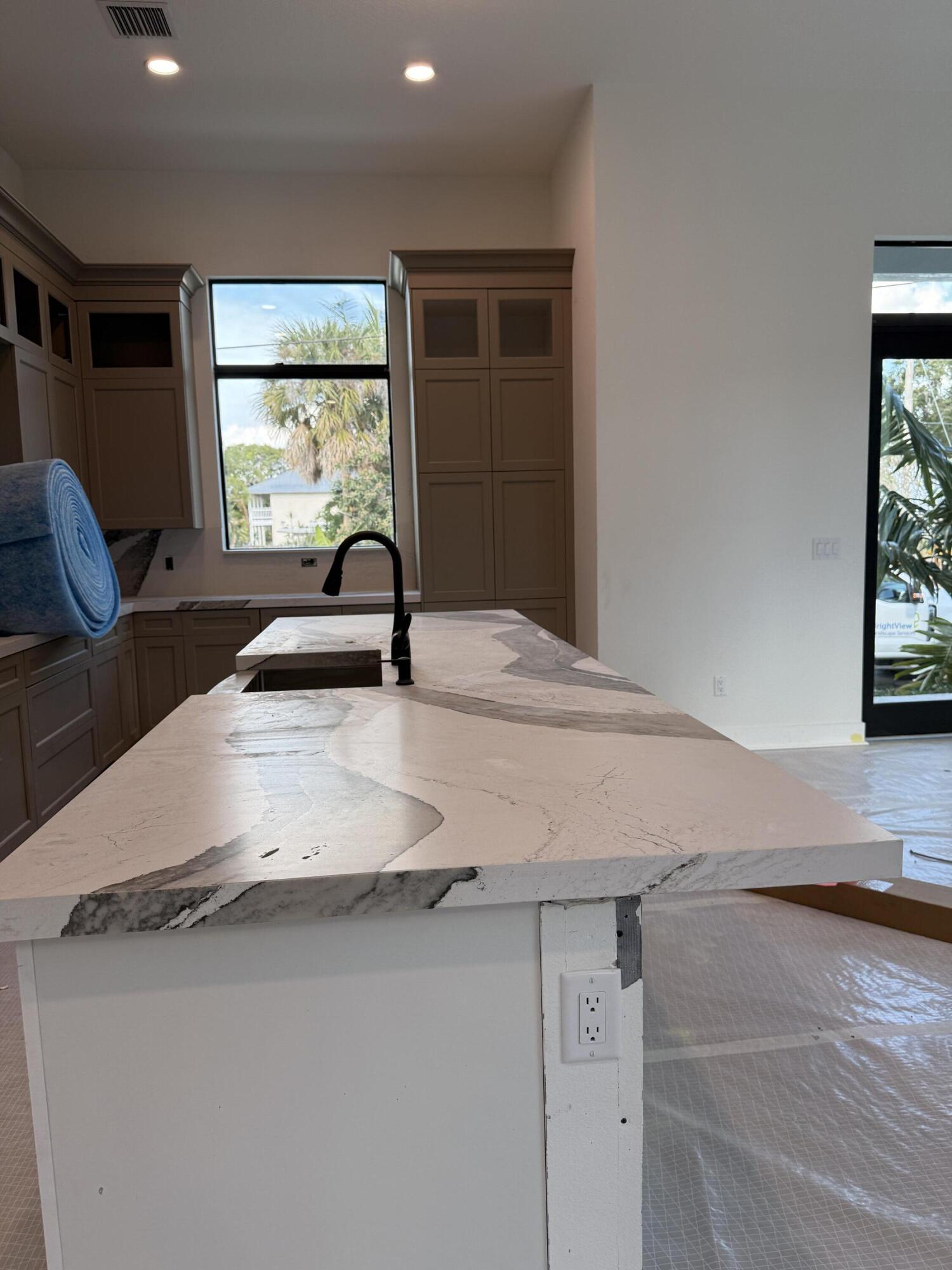 RIVERSIDE PARK - Residential