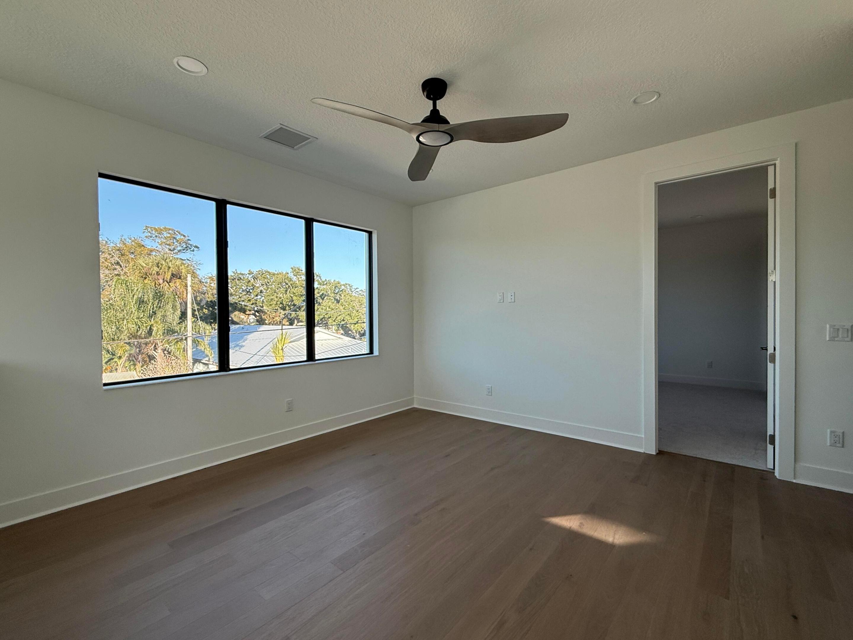 RIVERSIDE PARK - Residential