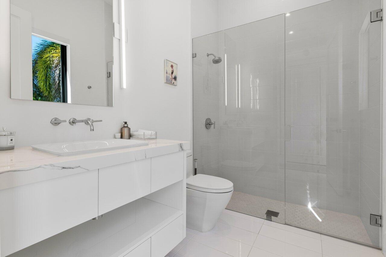 TROPIC ISLE - Residential