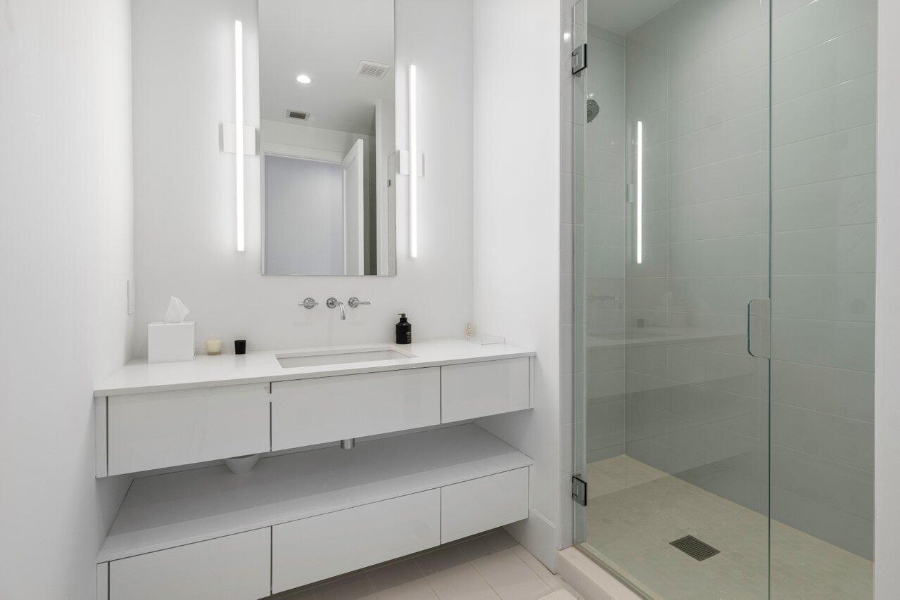 TROPIC ISLE - Residential