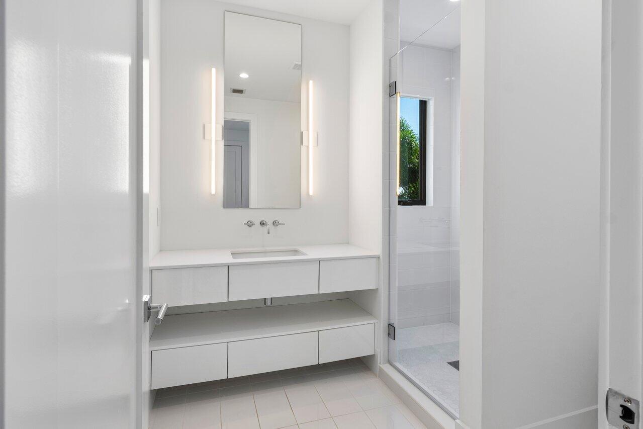 TROPIC ISLE - Residential