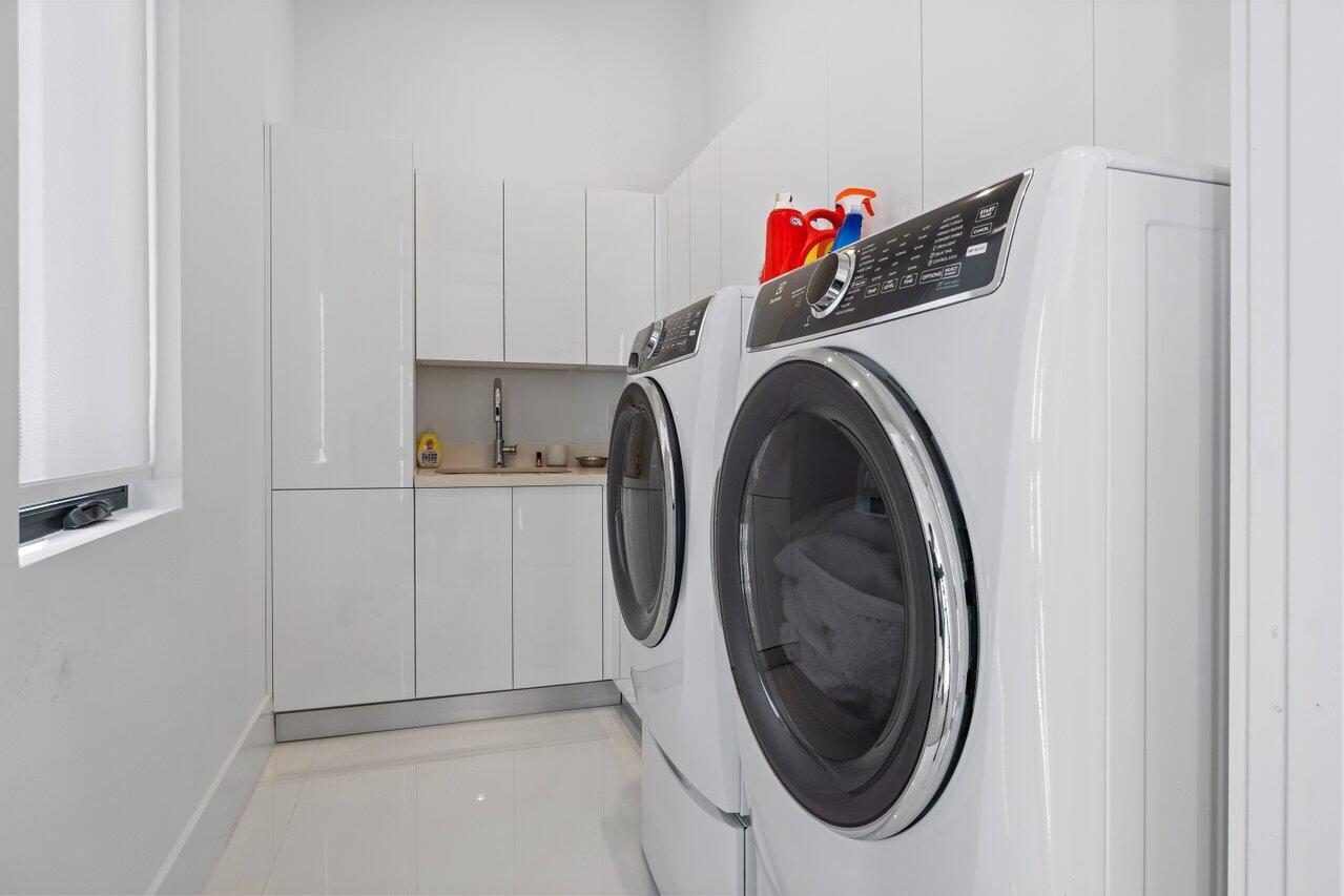 TROPIC ISLE - Residential