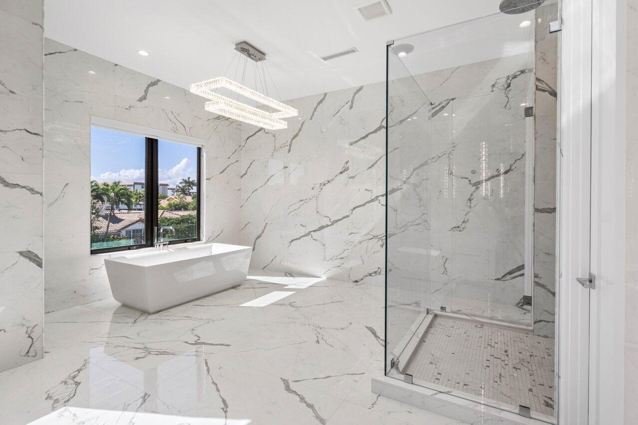 TROPIC ISLE - Residential