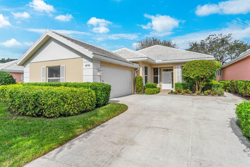 Photo of 8719 Wakefield Drive, Palm Beach Gardens, FL 33410 (MLS # R10945046)