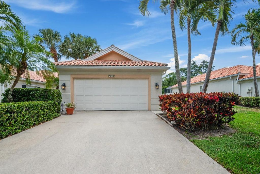 Photo of 4643 Hammock Circle, Delray Beach, FL 33445 (MLS # R11133943)