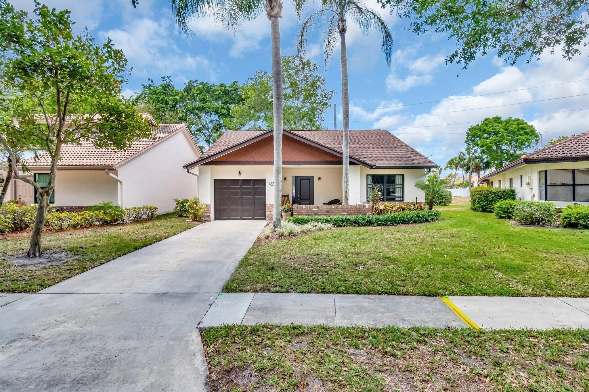 4976 Boxwood Circle