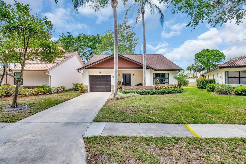 Photo of 4976 Boxwood Circle, Boynton Beach, FL 33436 (MLS # R11087001)