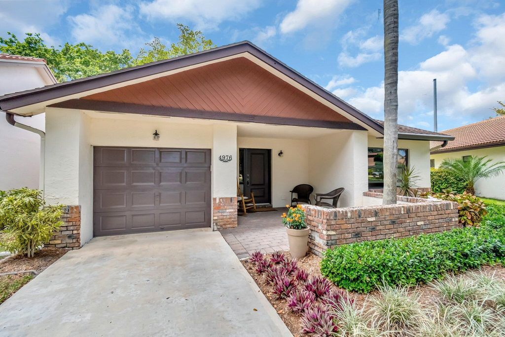 Photo of 4976 Boxwood Circle, Boynton Beach, FL 33436 (MLS # R11087001)