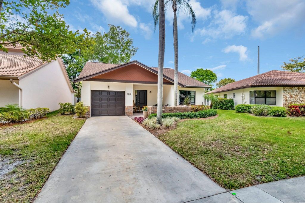 Photo of 4976 Boxwood Circle, Boynton Beach, FL 33436 (MLS # R11087001)