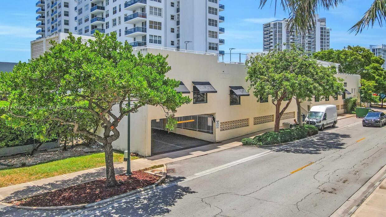 3015 N Ocean Blvd C1-C8
