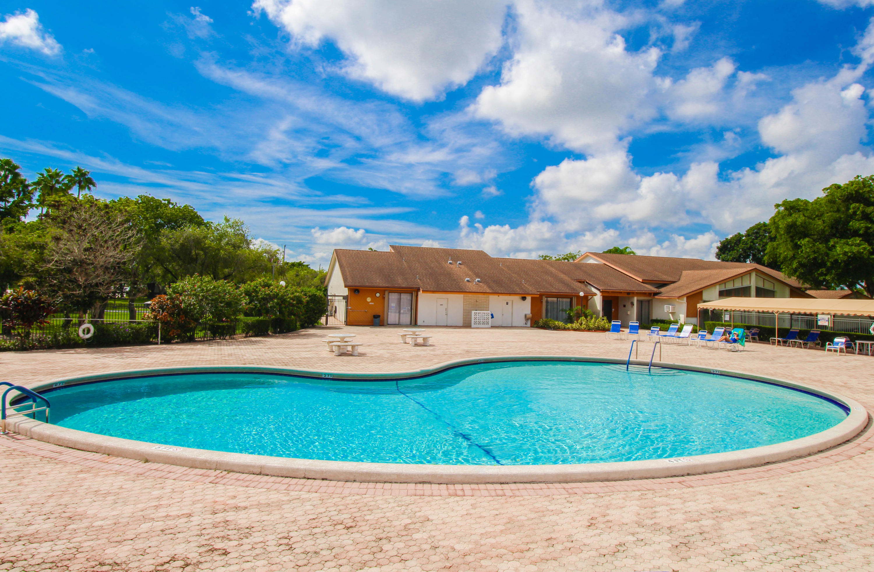 COCO WOOD LAKES - Residential