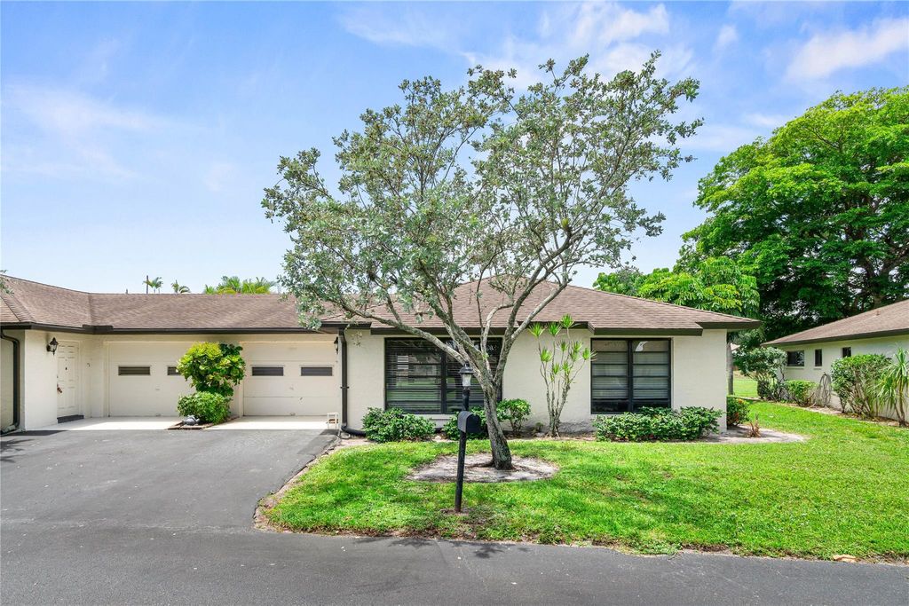 Photo of 4763 Quailwood Crescent #B, Boynton Beach, FL 33436 (MLS # F10514696)