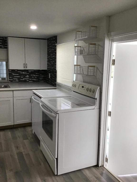 HILLTOP PARK - Residential Income