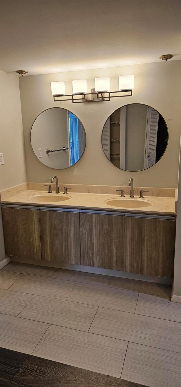 BOCA TEECA CONDO 10 - Residential
