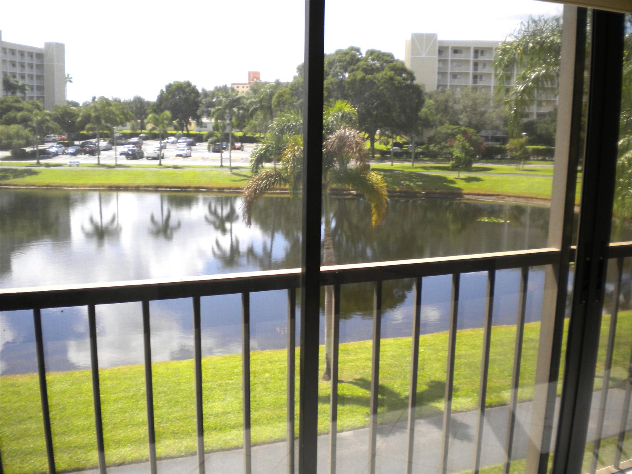 HUNTINGTON LAKES - Residential