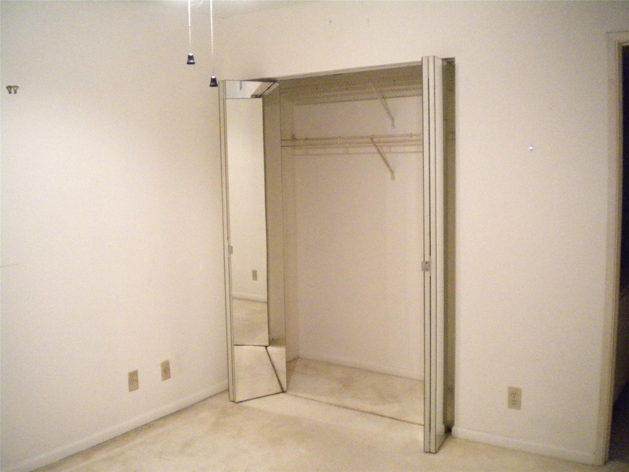 HUNTINGTON LAKES - Residential