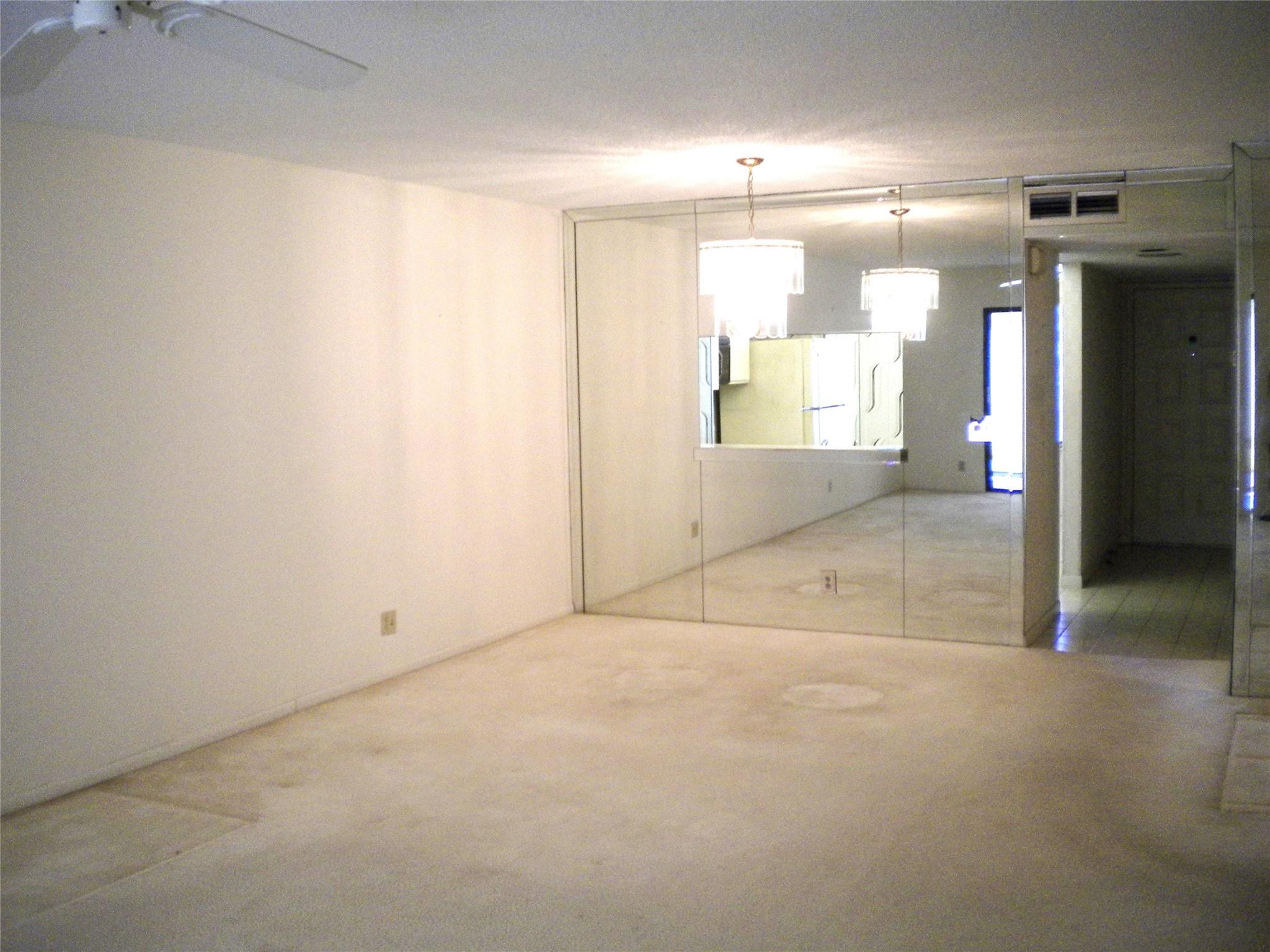 HUNTINGTON LAKES - Residential