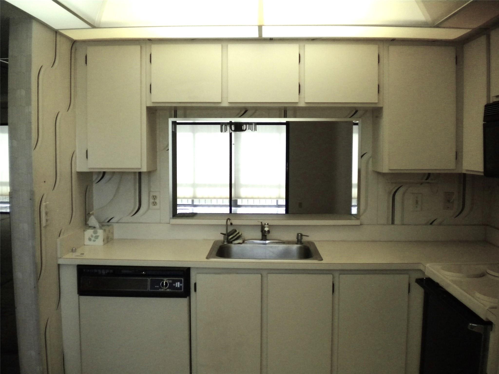 HUNTINGTON LAKES - Residential