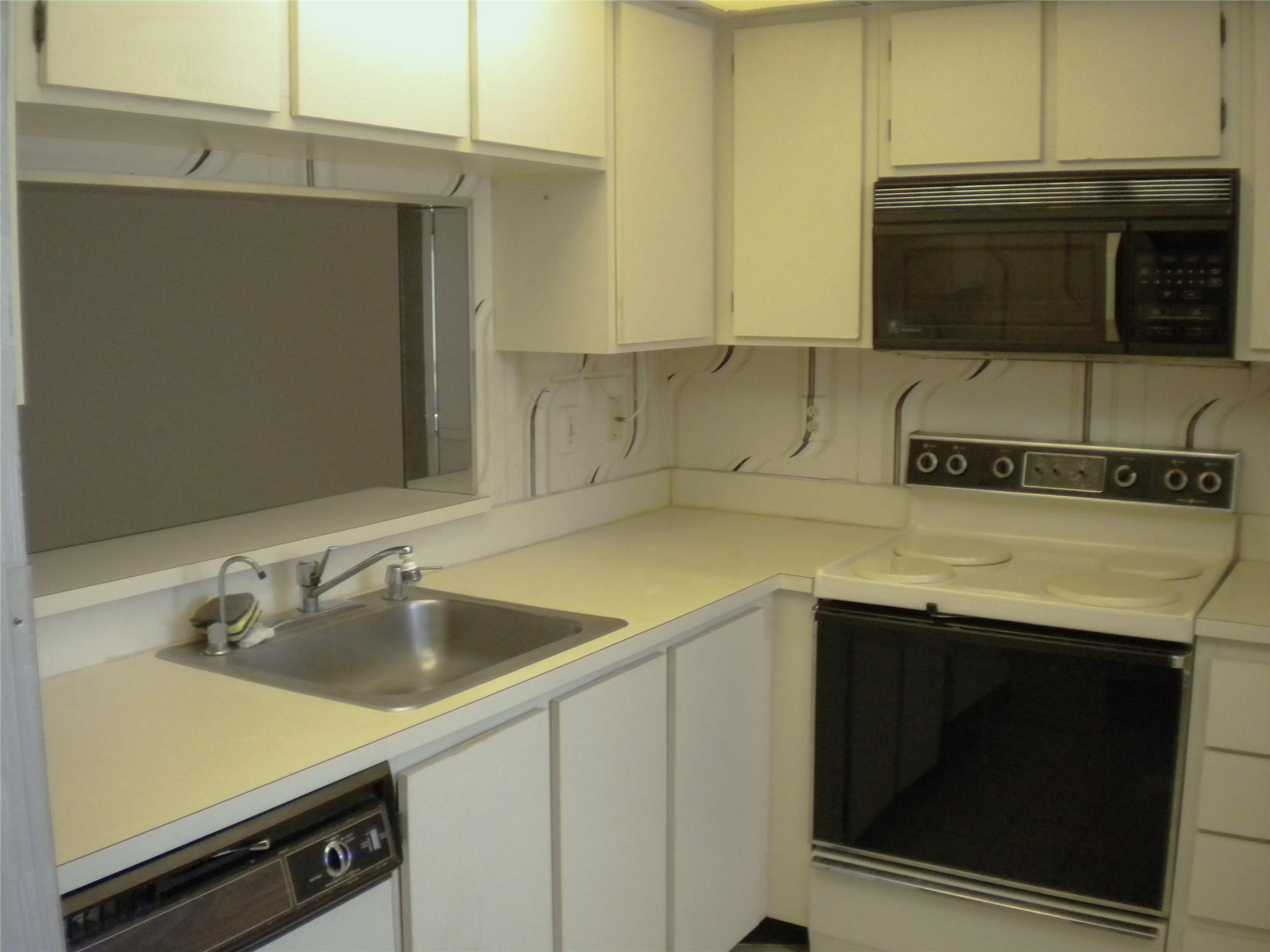 HUNTINGTON LAKES - Residential