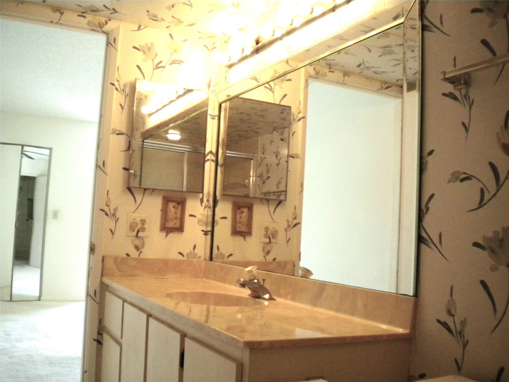 HUNTINGTON LAKES - Residential