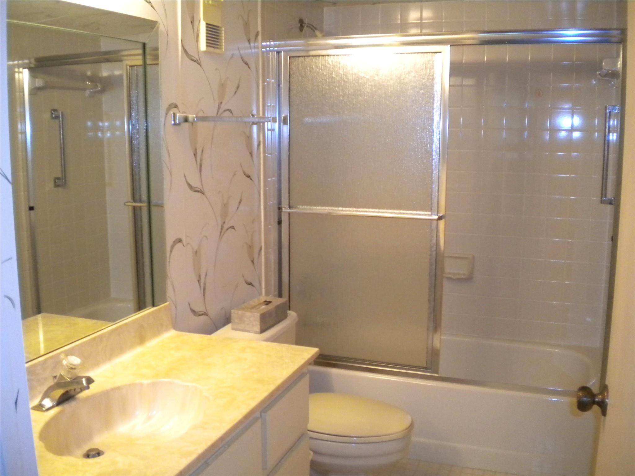 HUNTINGTON LAKES - Residential