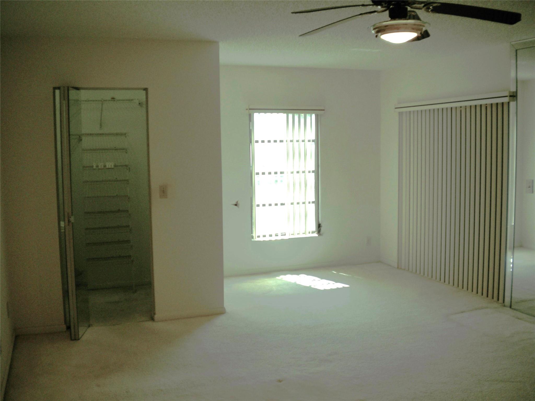 HUNTINGTON LAKES - Residential