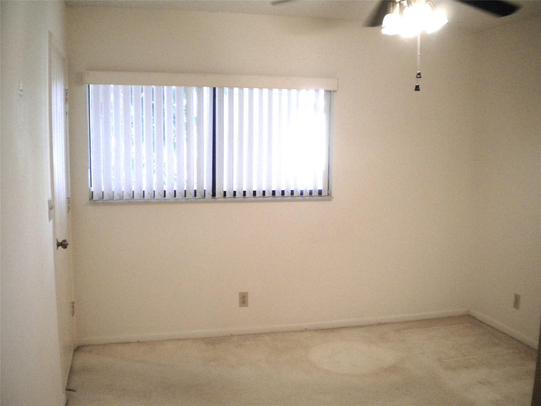 HUNTINGTON LAKES - Residential