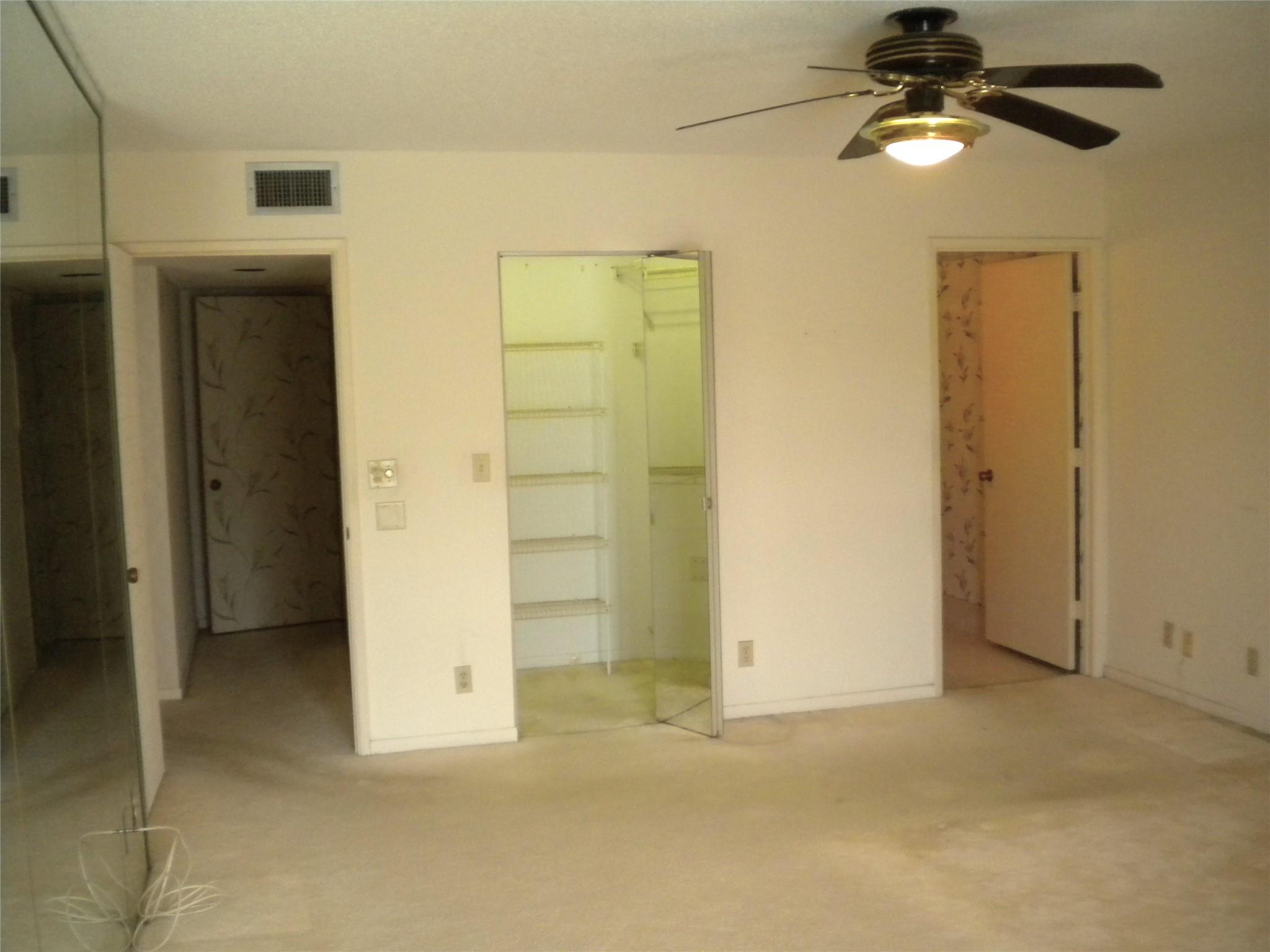 HUNTINGTON LAKES - Residential