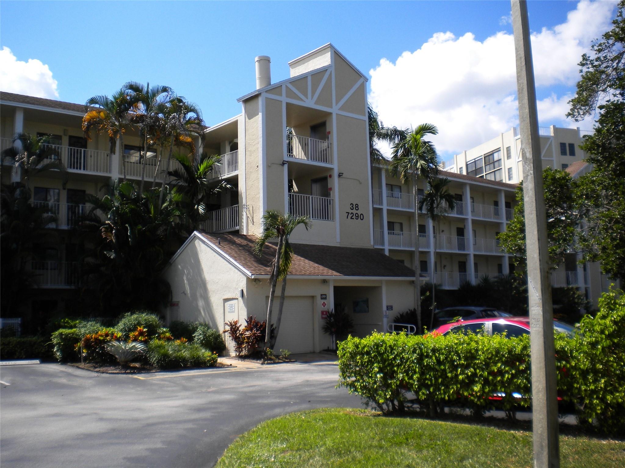 HUNTINGTON LAKES - Residential