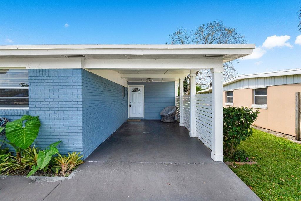 Photo of 3784 Catalina Road, Palm Beach Gardens, FL 33410 (MLS # R10971969)