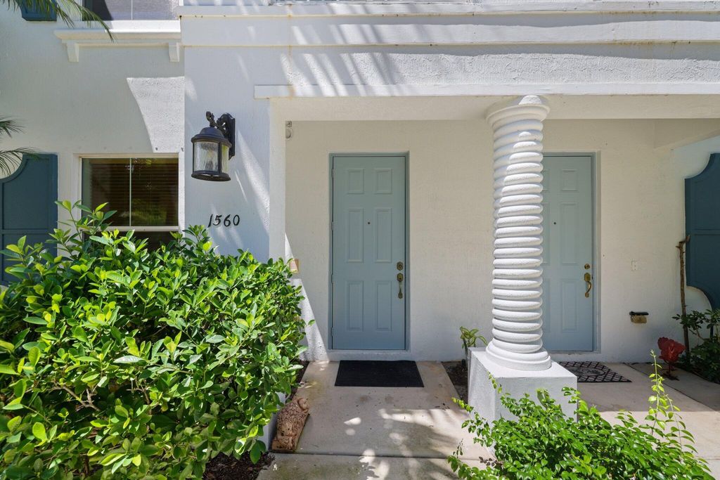 Photo of 1560 Via Alferi #1560, Boynton Beach, FL 33426 (MLS # R11019537)