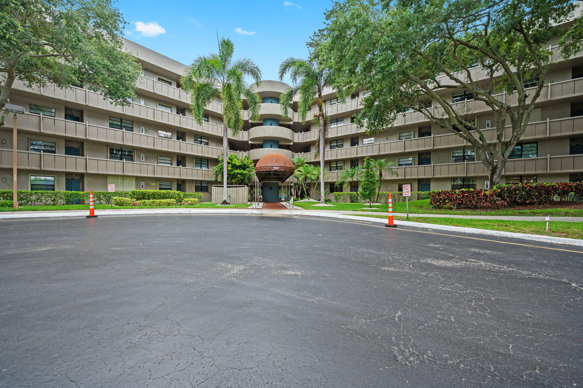 900 Colony Point Circle 121, Pembroke Pines FL 33026