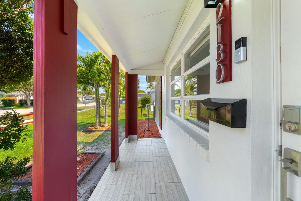 Photo of 2130 Wiley Court, Hollywood, FL 33020 (MLS # B26008064)
