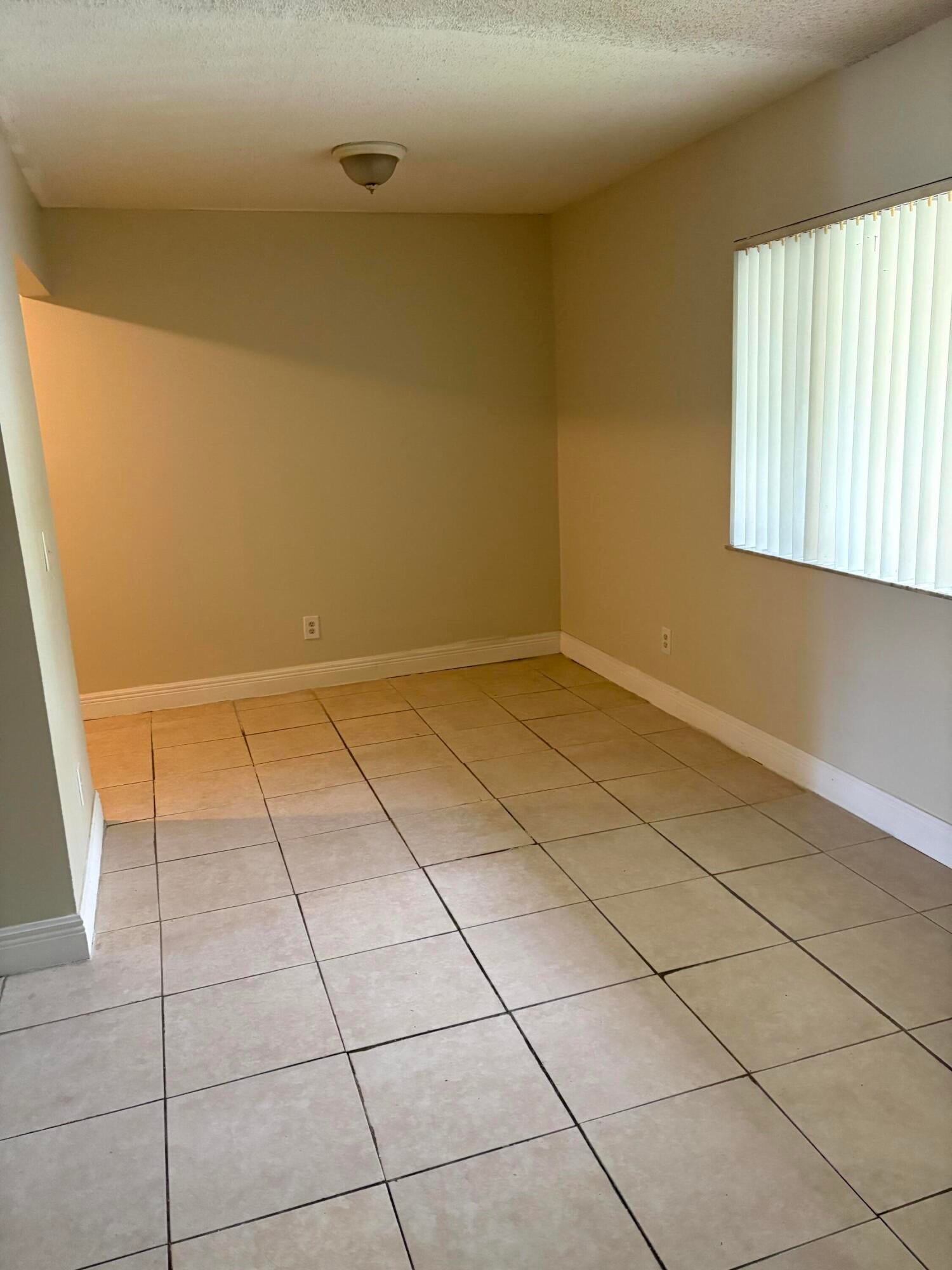 318 MEADOWS Circle