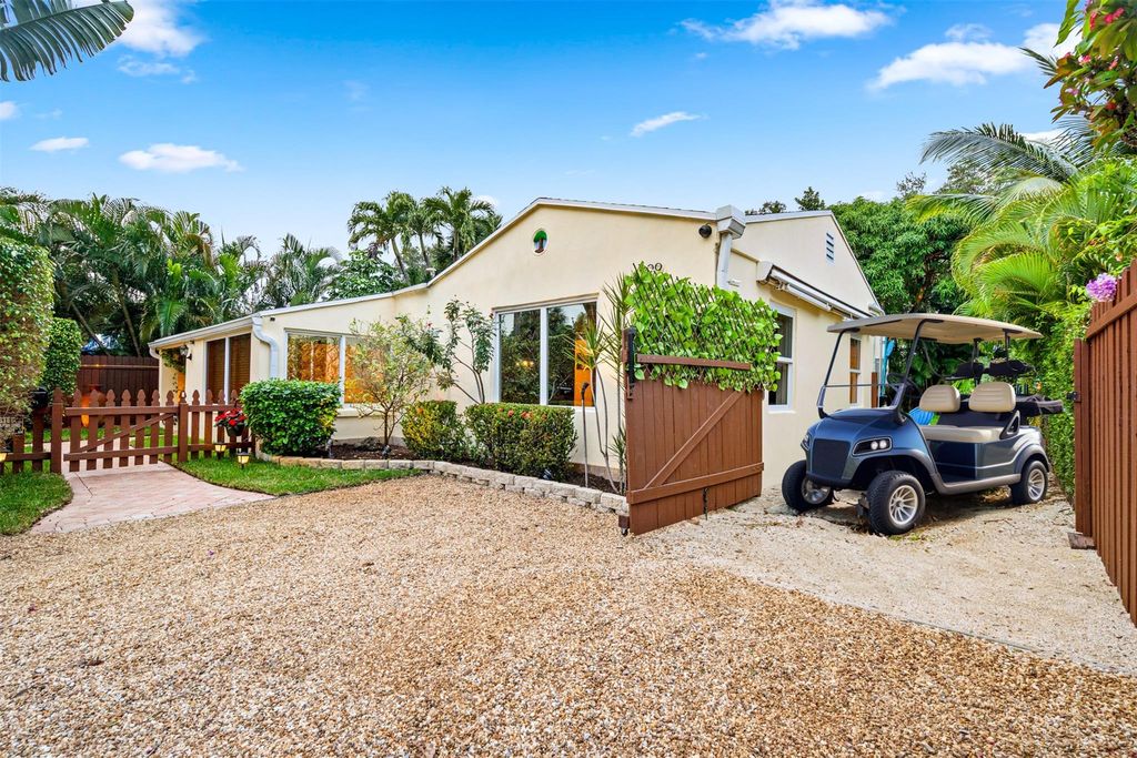 Photo of 929 SW 18th Street, Fort Lauderdale, FL 33315 (MLS # F10415934)