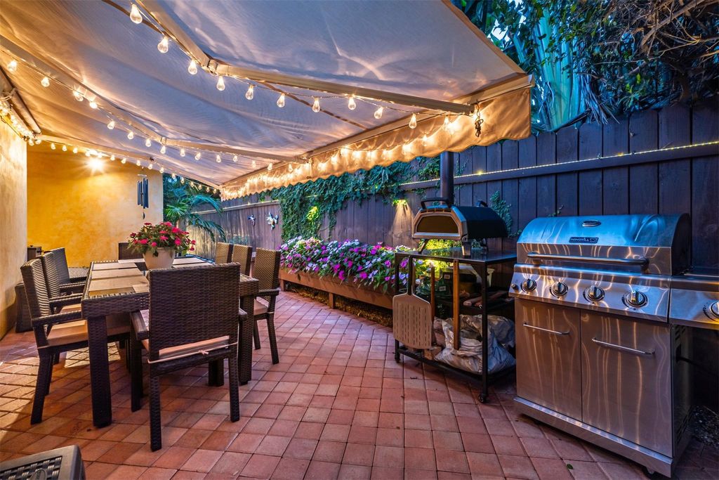 Photo of 929 SW 18th Street, Fort Lauderdale, FL 33315 (MLS # F10415934)