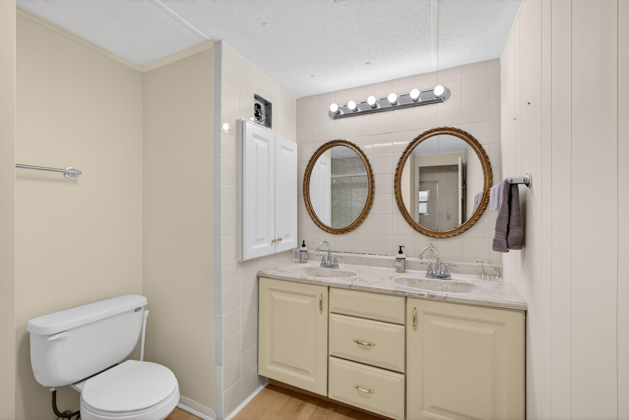 RIDGEWAY - Residential