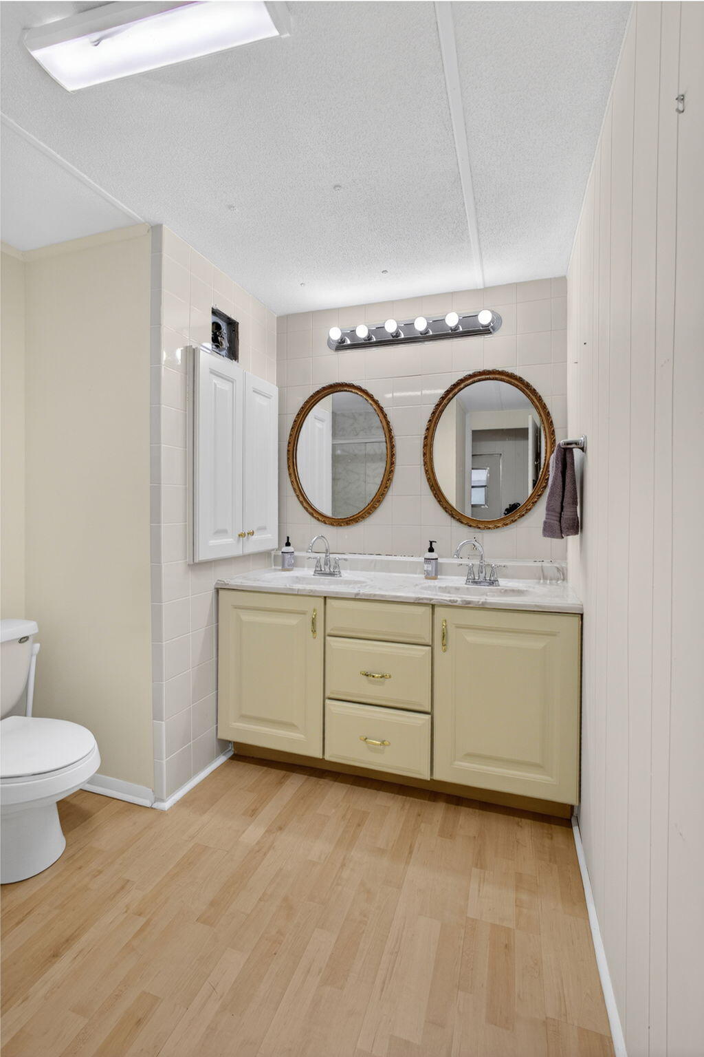 RIDGEWAY - Residential